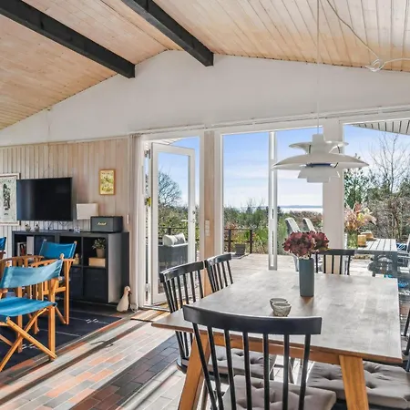 بيت للعطل At Handrup With Sea View, Multiple Terraces And For The Whole Family Close To The Beach, Mols Bjerge And