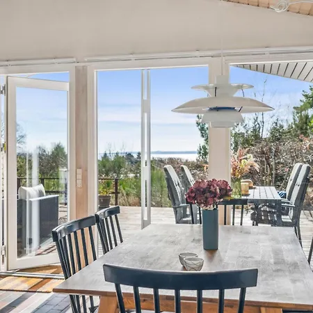 بيت للعطل At Handrup With Sea View, Multiple Terraces And For The Whole Family Close To The Beach, Mols Bjerge And